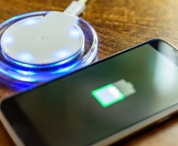 Using the best wireless charger to charge phone
